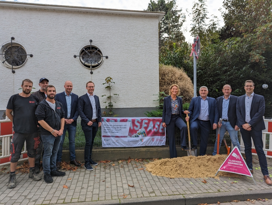 Unterversorgte Gewerbegebiete erhalten Glasfaser-Anschlüsse